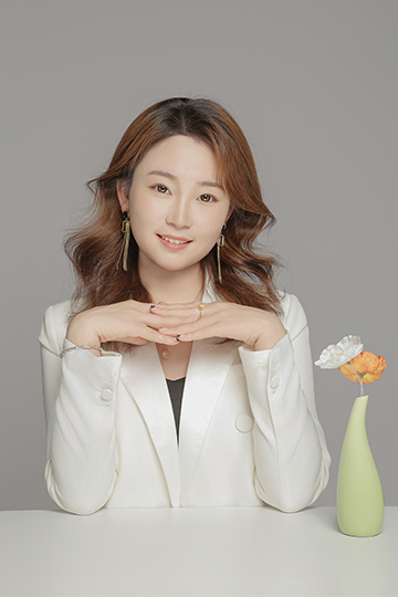 王秀蕾老师照片